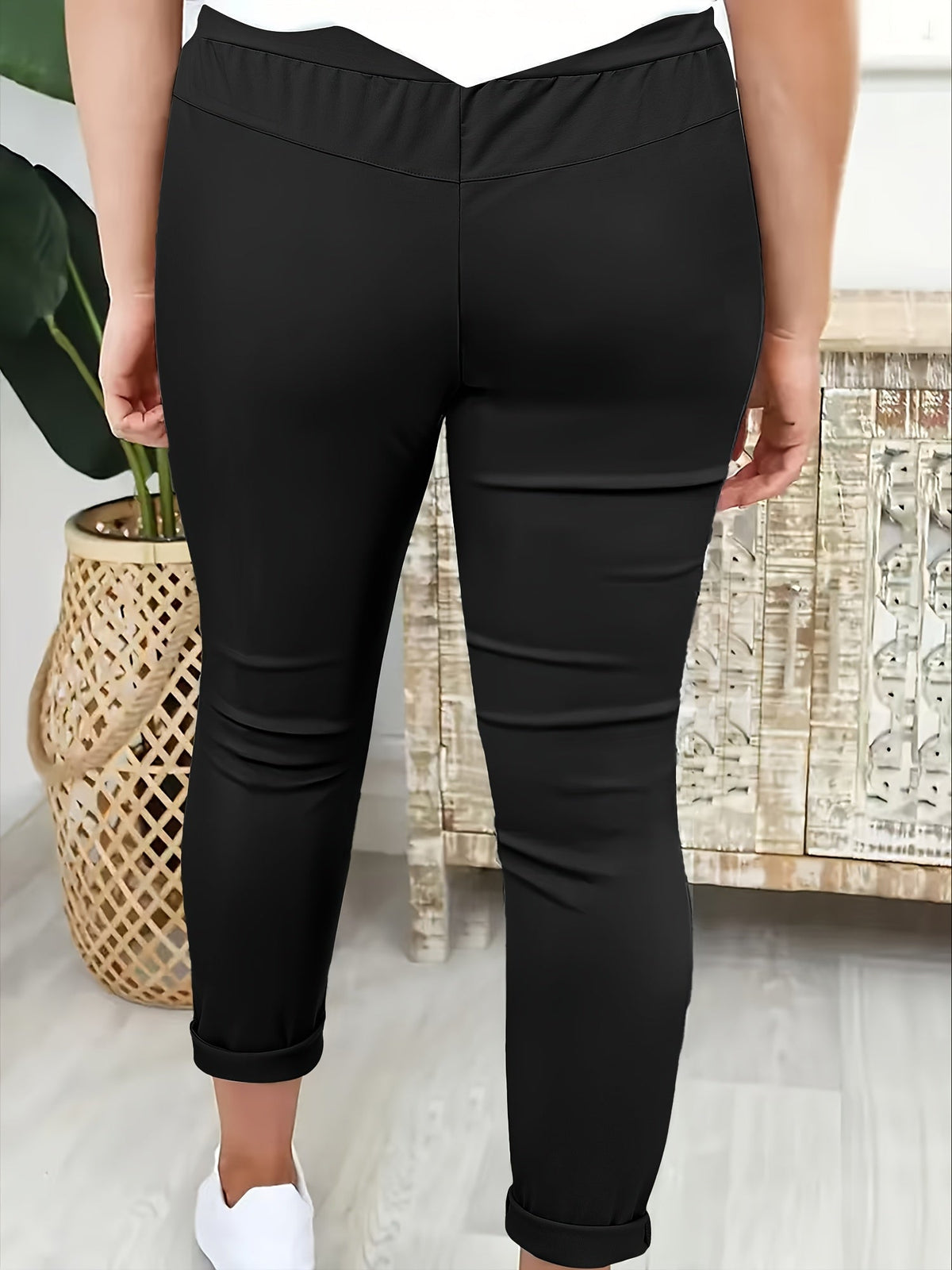 MODERNE BROEK MET TREKKOORD VOOR VROUWEN
