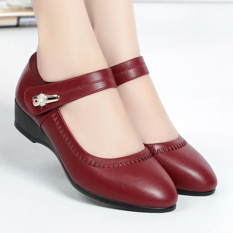 KLASSIEKE SCHOENEN MET HALFHOGE HAK VOOR VROUWEN