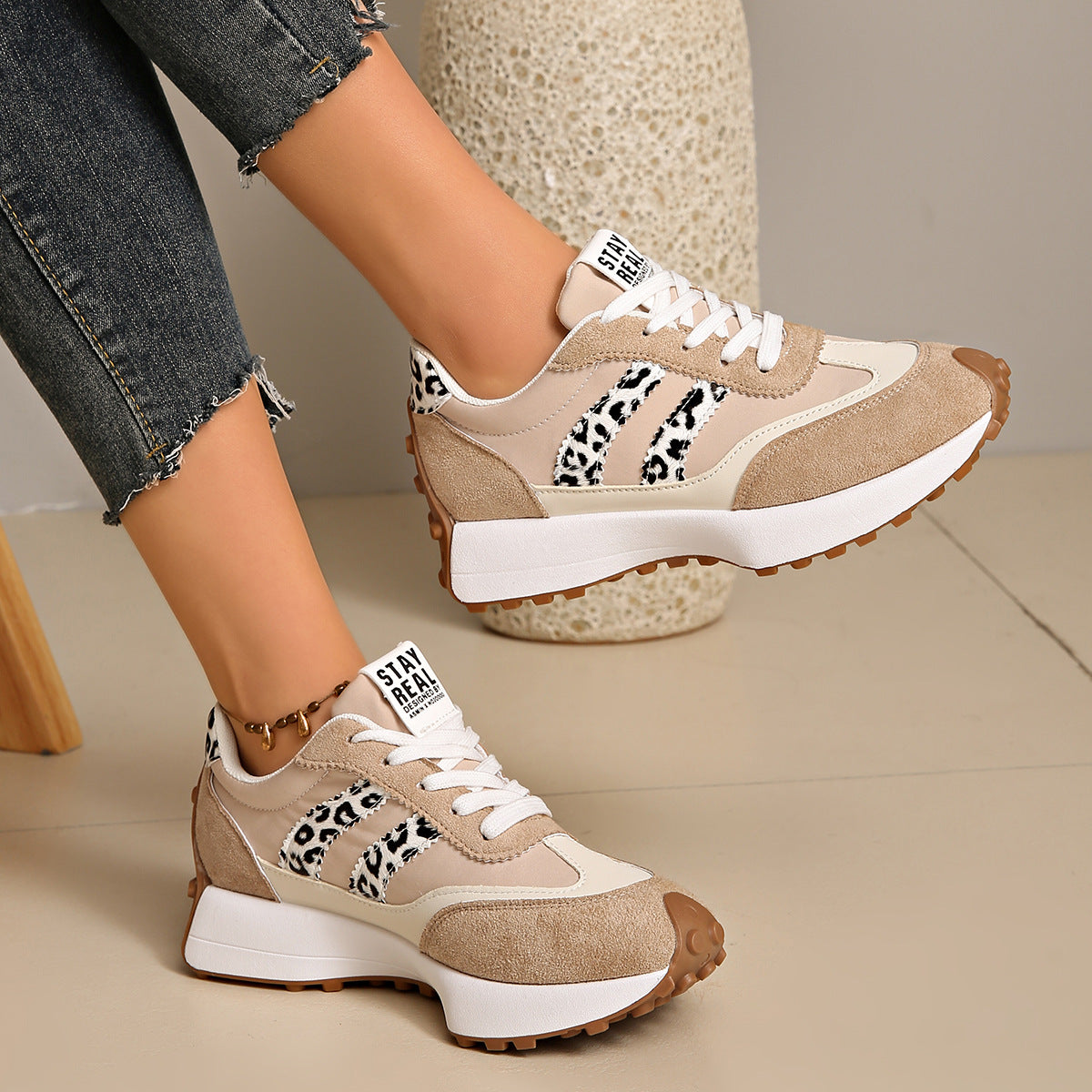 PLATTE SNEAKERS MET VETERS VOOR VROUWEN